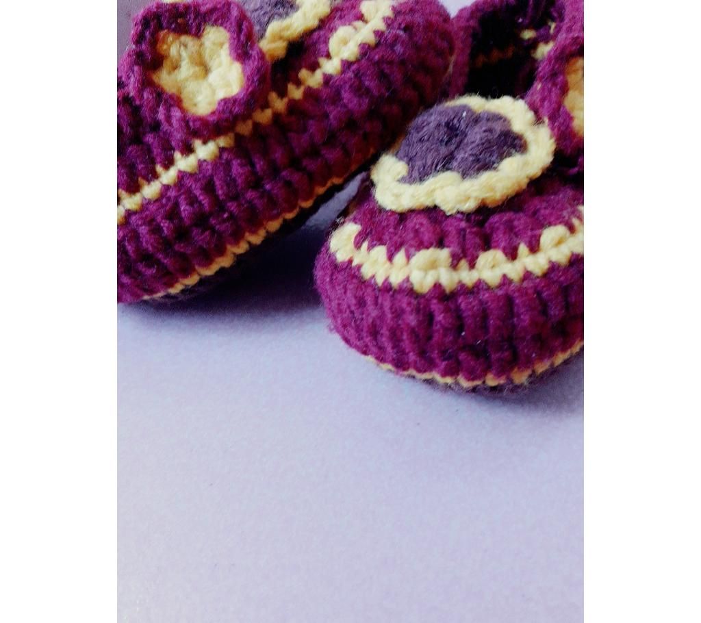 Fissionable and comfortable crochet show.
