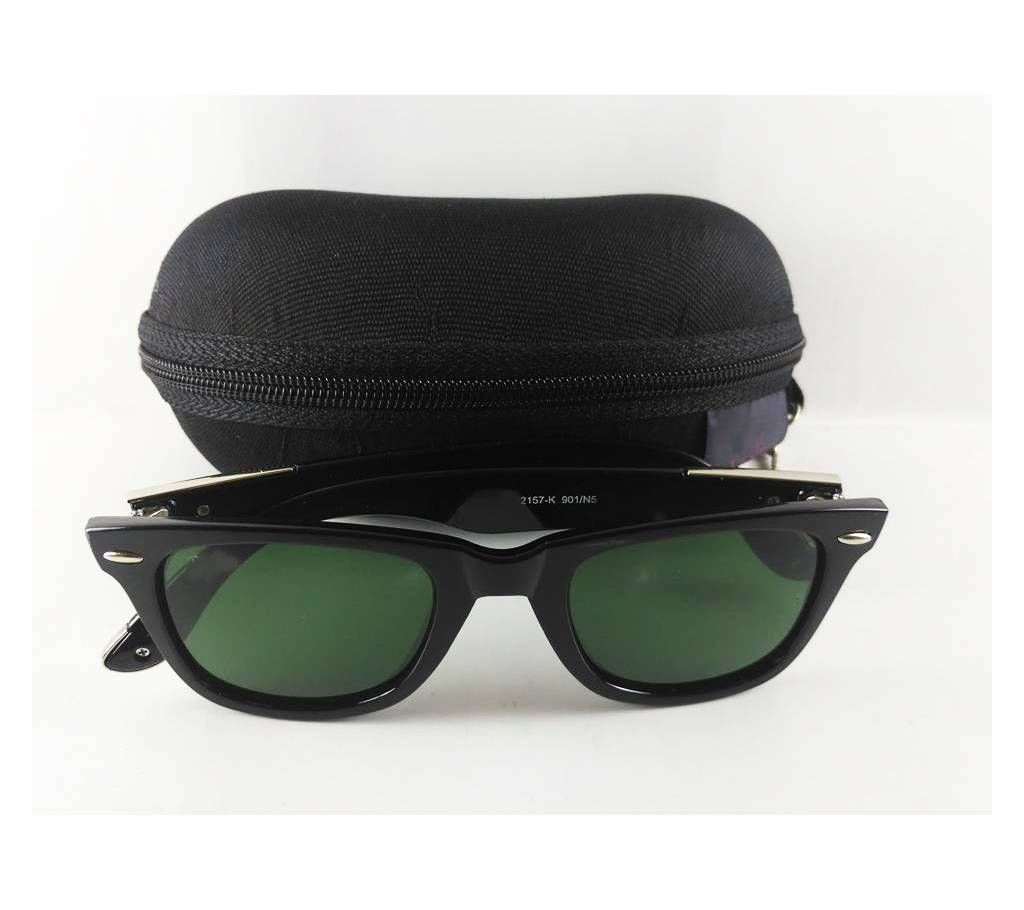 Black wayfarer sunglasses 
