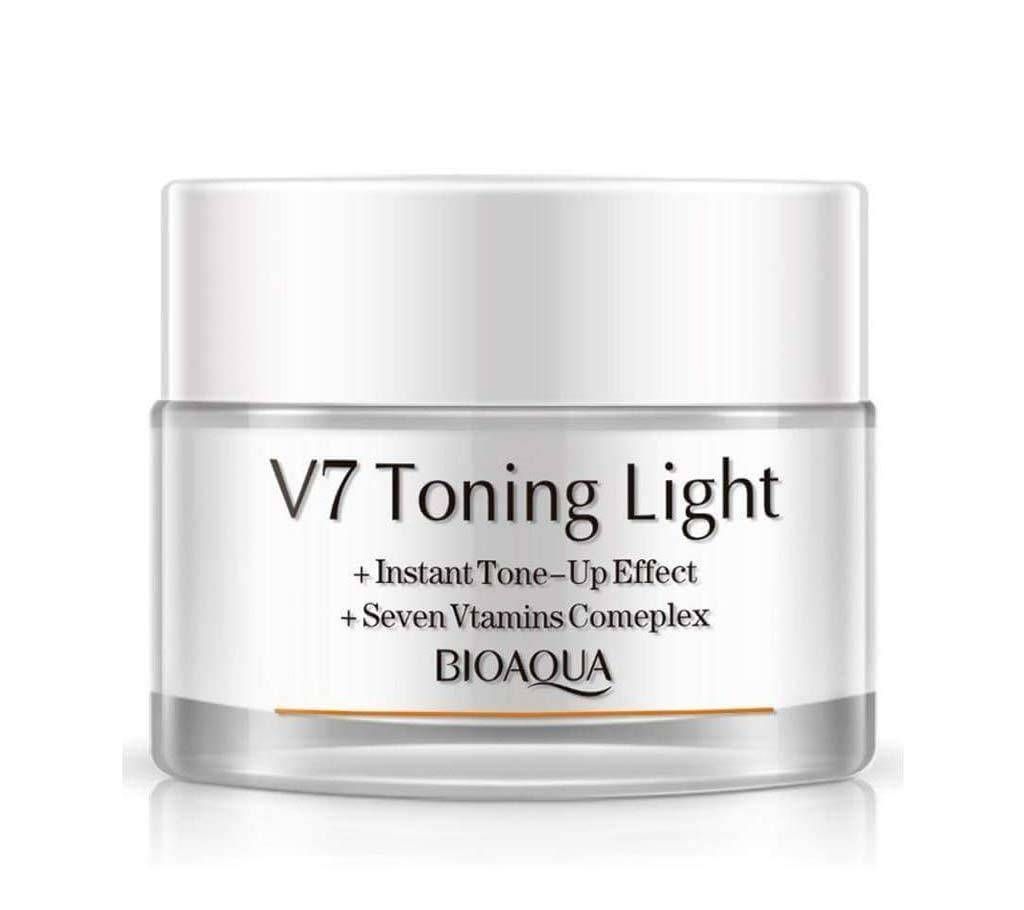 v7 Toning Light Cream