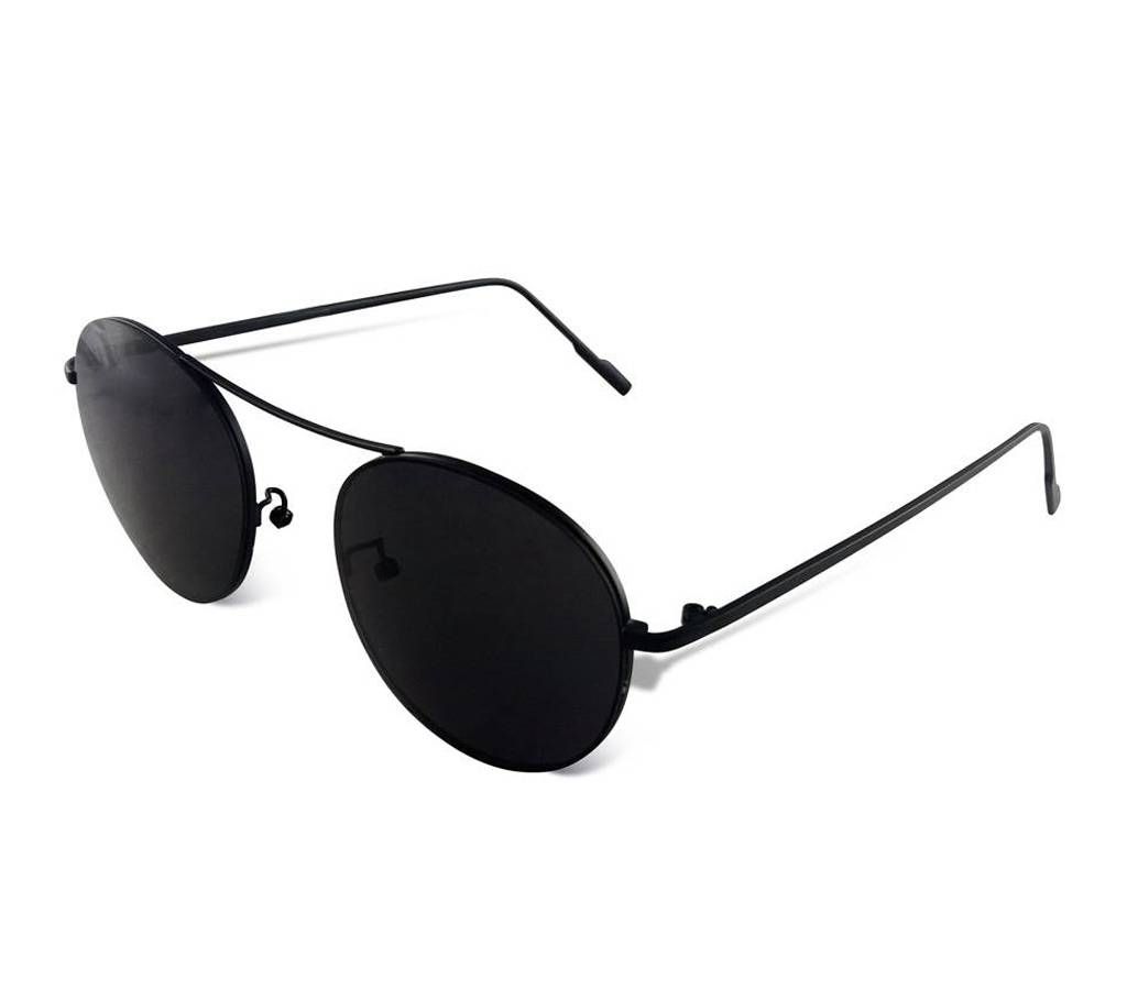 Men's black lens sunglass