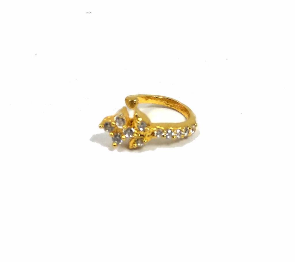 Gold plated nose pin with stone work 