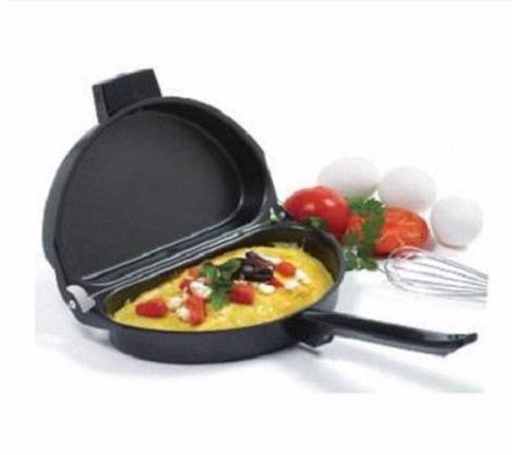 Non-sticky folding omelet pan