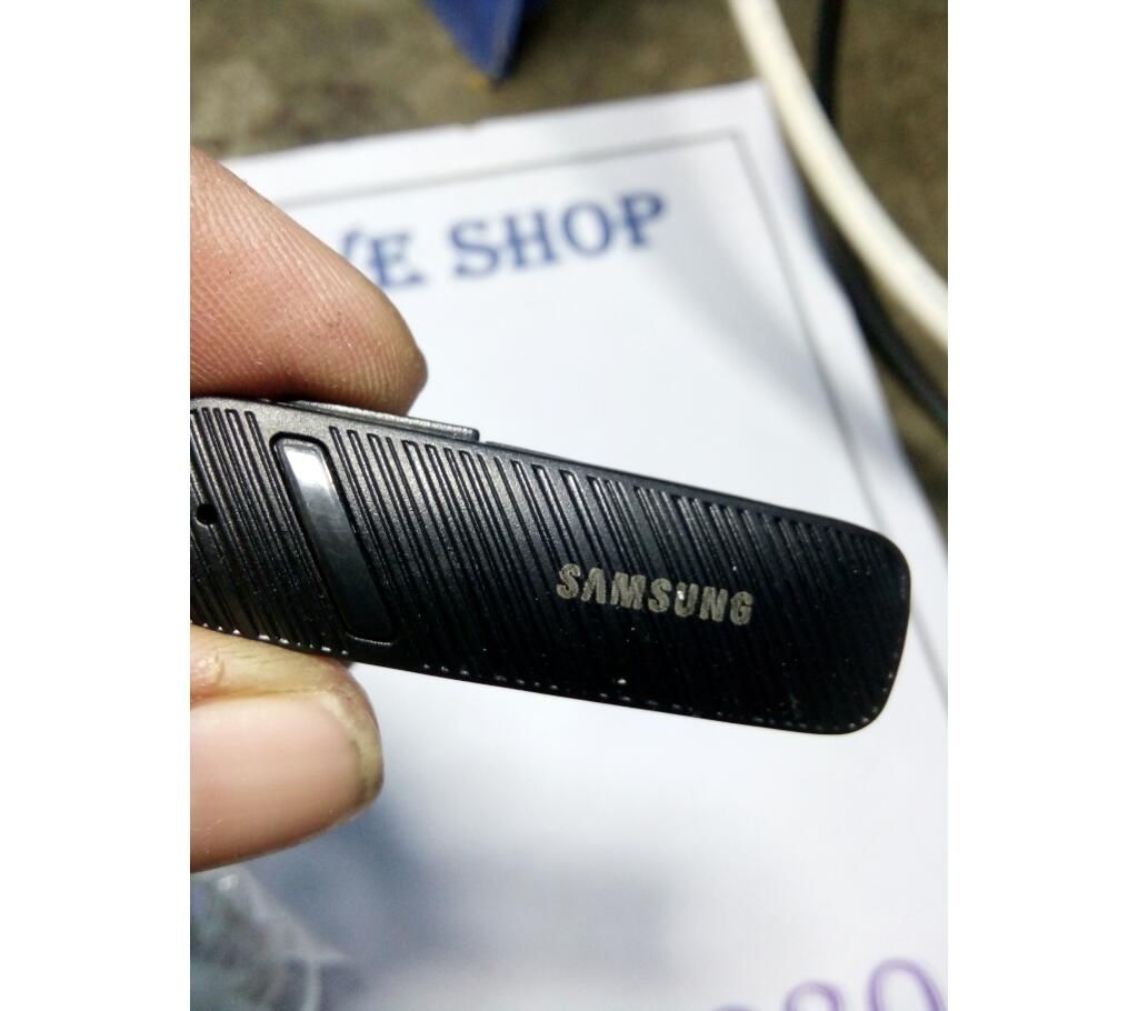 Bluetooth headphone with samsung j7 headphone
