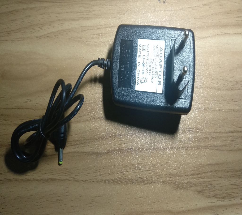 5 Volt 2 Amp Adapter (110-220 Volt AC)