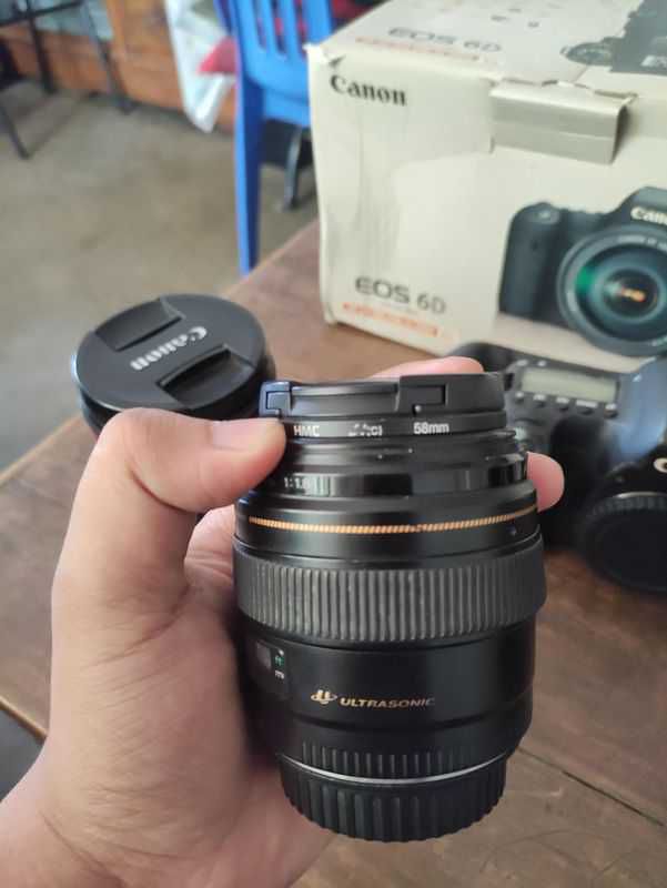 canon 85mm lens