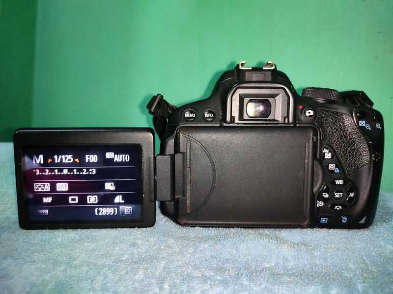 Canon Eos 700d Camera