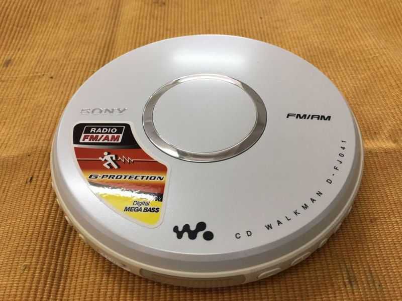 SONY WALKMAN D- FJ041 (Portable CD Player)