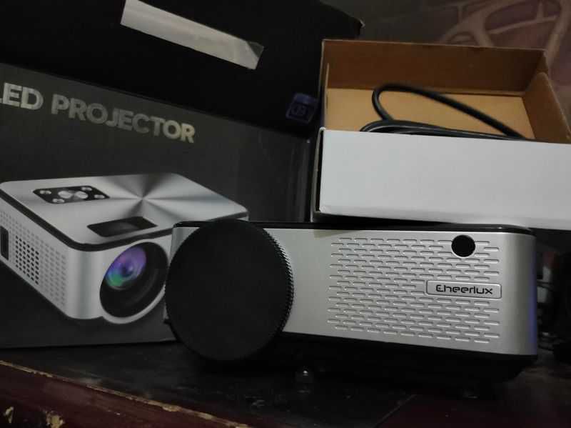 Projector (Cheerlux c9)