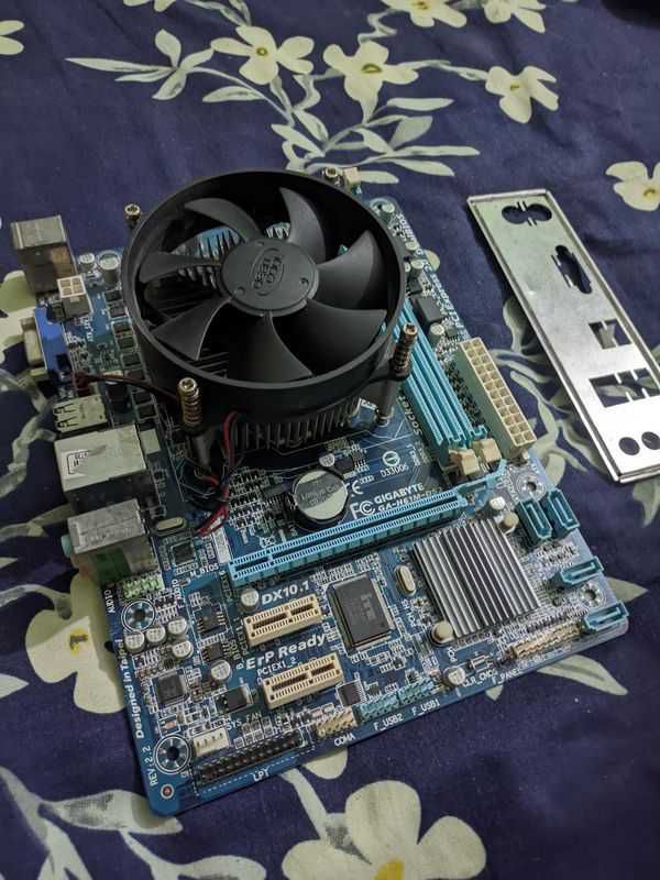 GIGABYTE H61M DS2 MOTHERBOARD AND CORE I5 3470 PROCESSOR