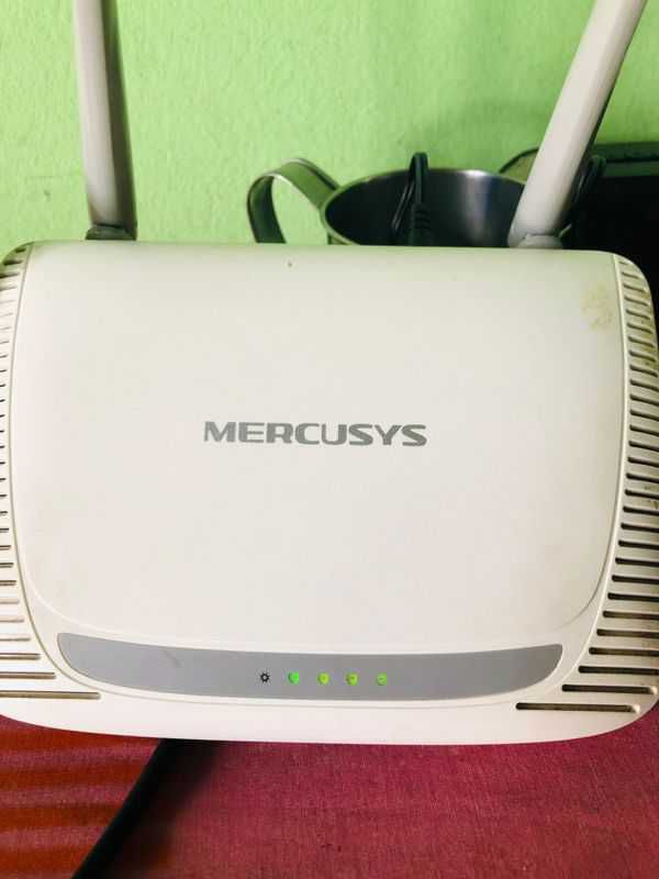 Mercusys 4 antina router and type c basesu headphone converter