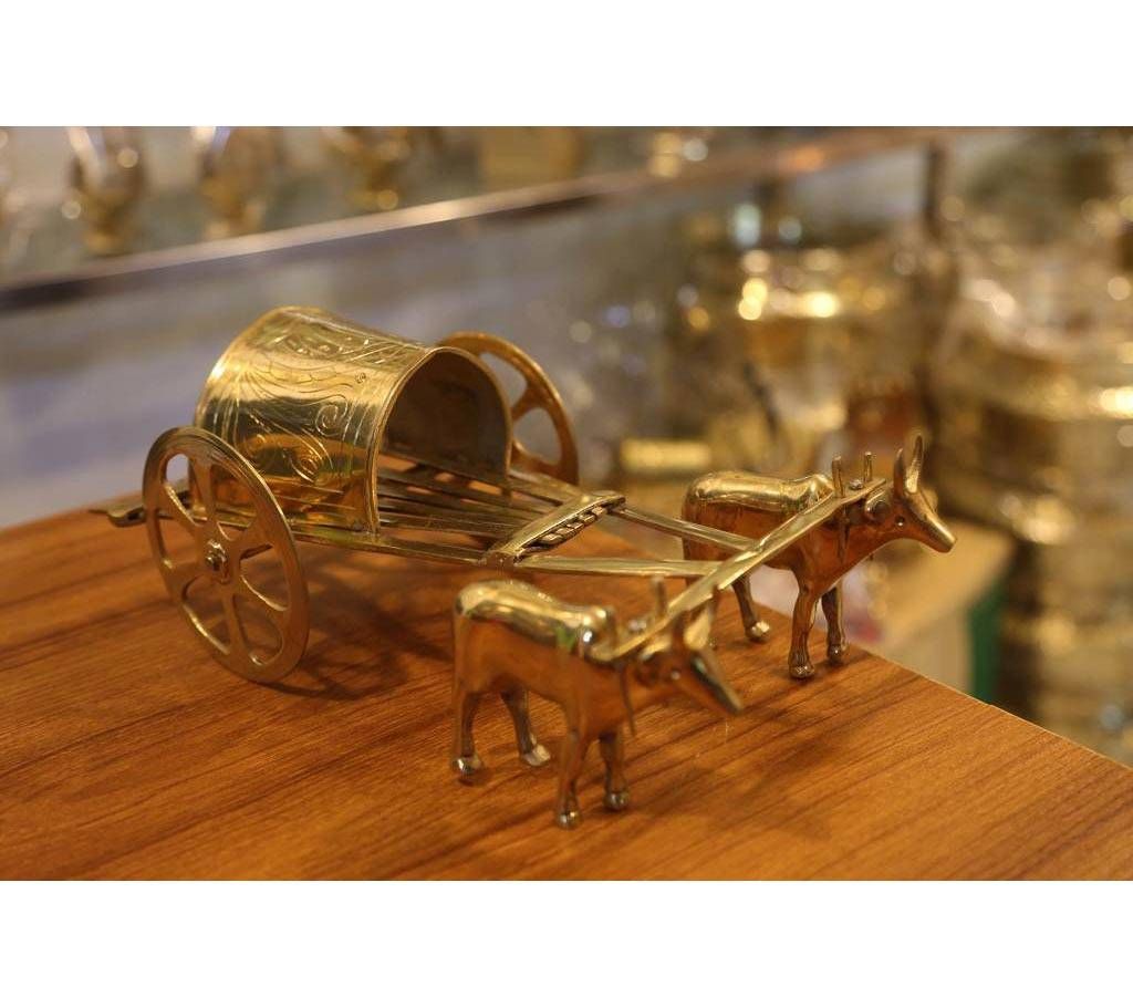 brass made cart show piece 