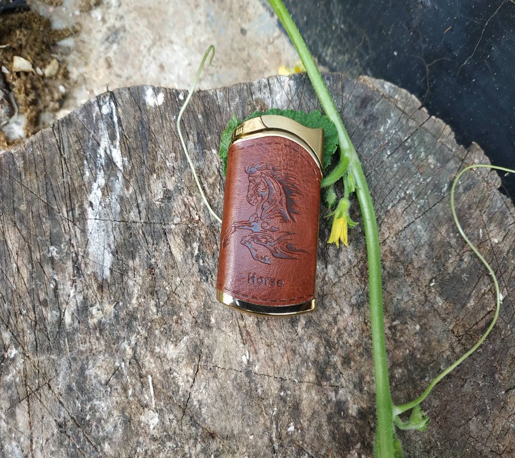 Horse printed metal lighter