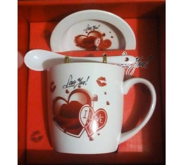 Love design ceramic mug with lid