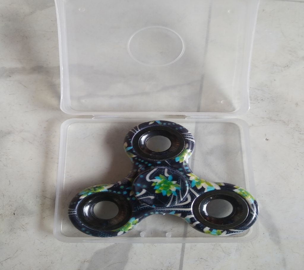 Spinner with box