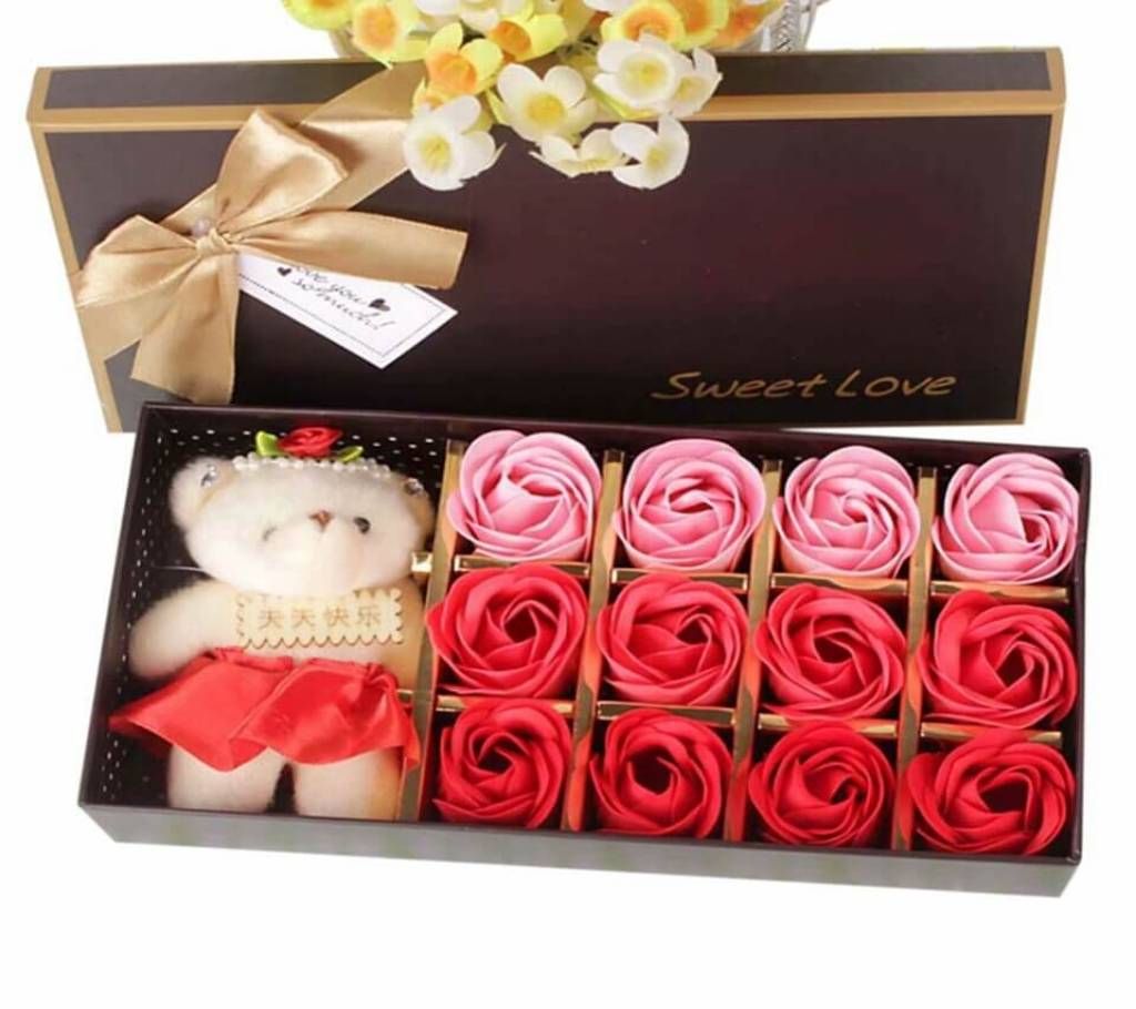 Valentine's gift - Sweet Love Box with Teddy and three color Roses