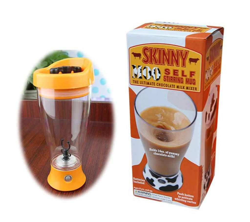Battery operated self stirring mug 