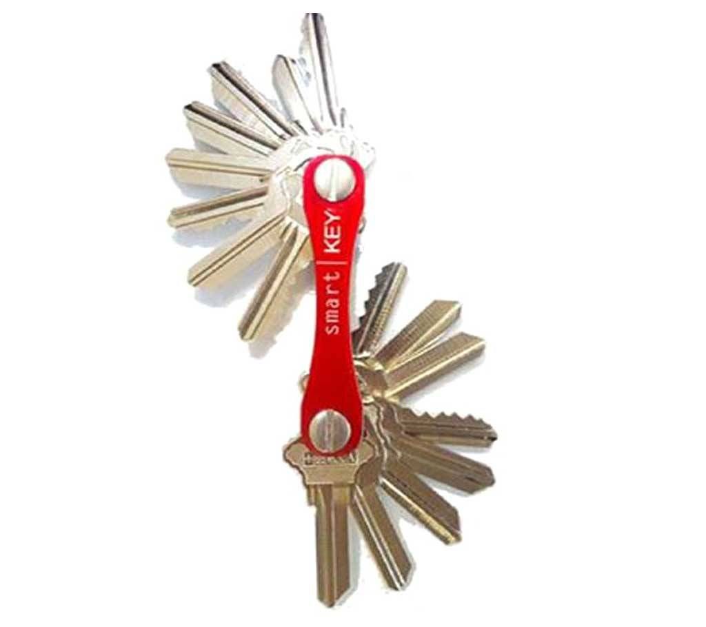 KEY SMART (holding keys)