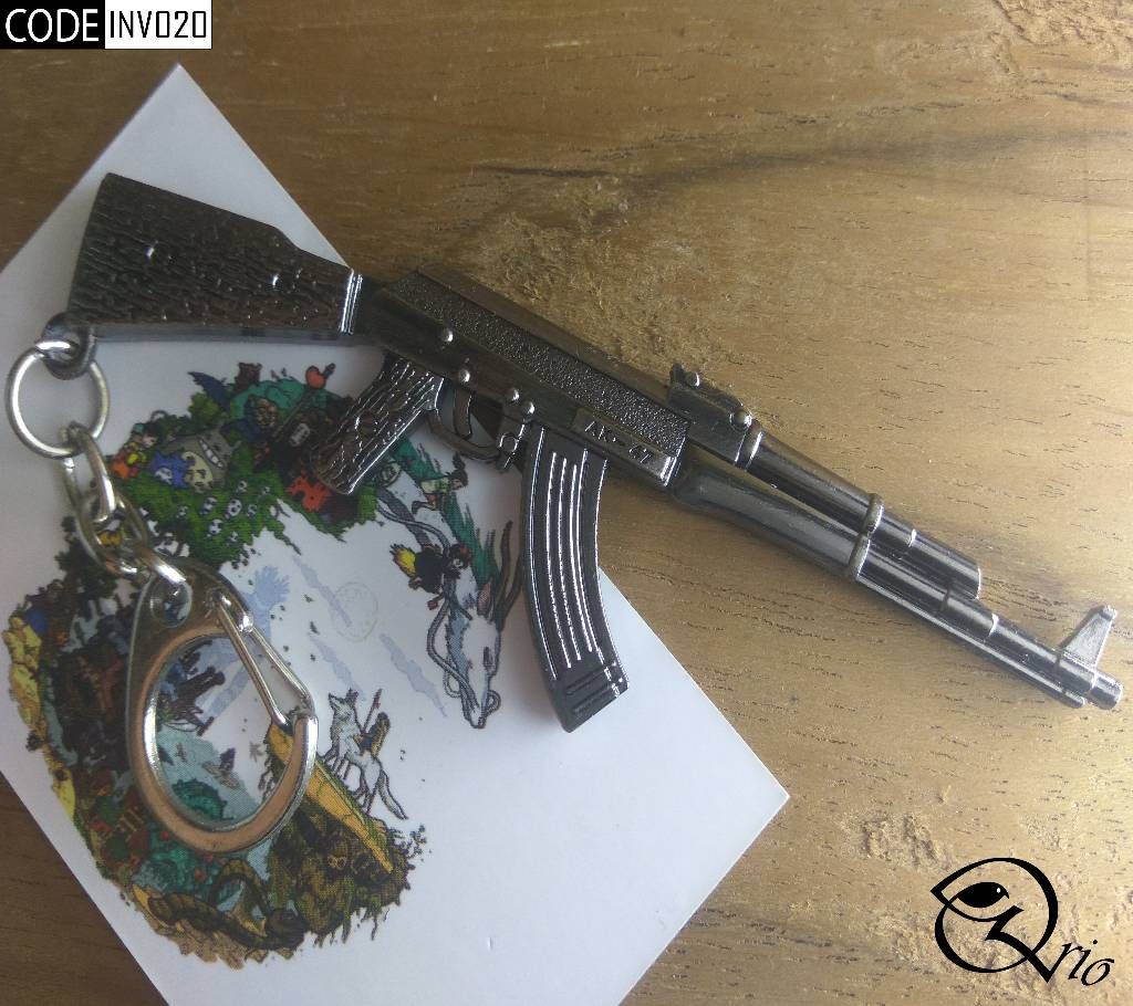 Gamers AK47 Rifle Wood Pattern Keychain 