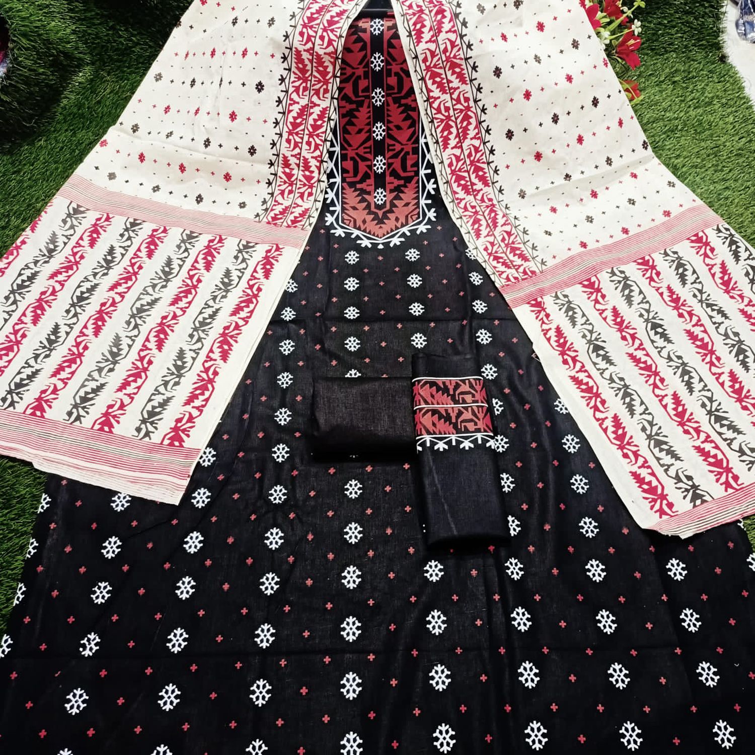 New Gorgeous Unstitched SKIN Printed Cotton Three Piece For Women