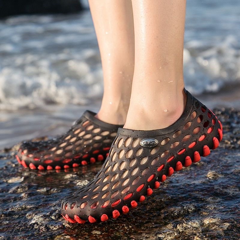 New  Famous Brand Casual Men Sandals Fashion Plastic Sandals Summer Beach Shoes Water Shoes Slippers