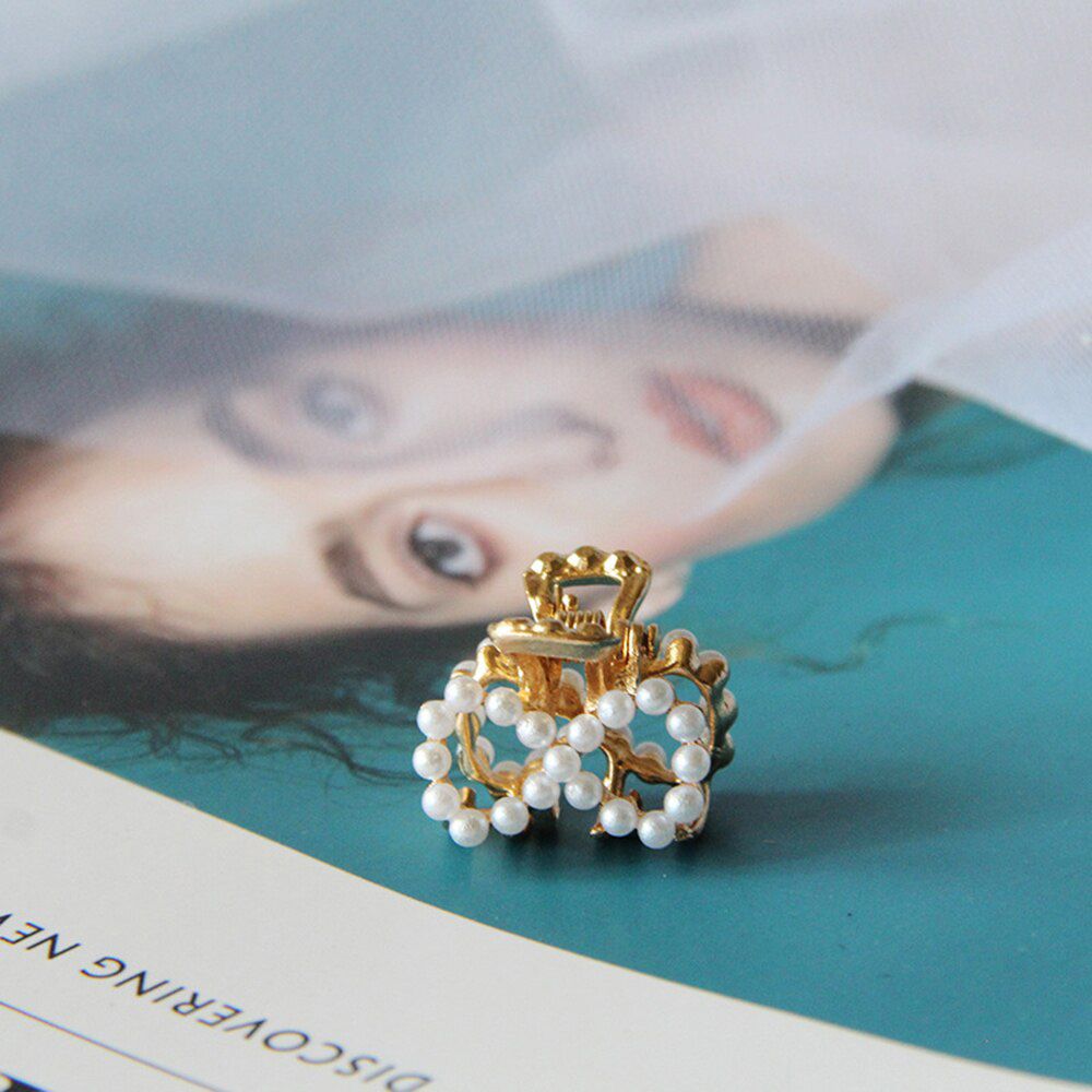 Mini Pearl Hair Claw for Women Girls Retro Rhinestone Flower Crab Claw Clip Small Hairpins Hair Crab Girl Hair Accessories