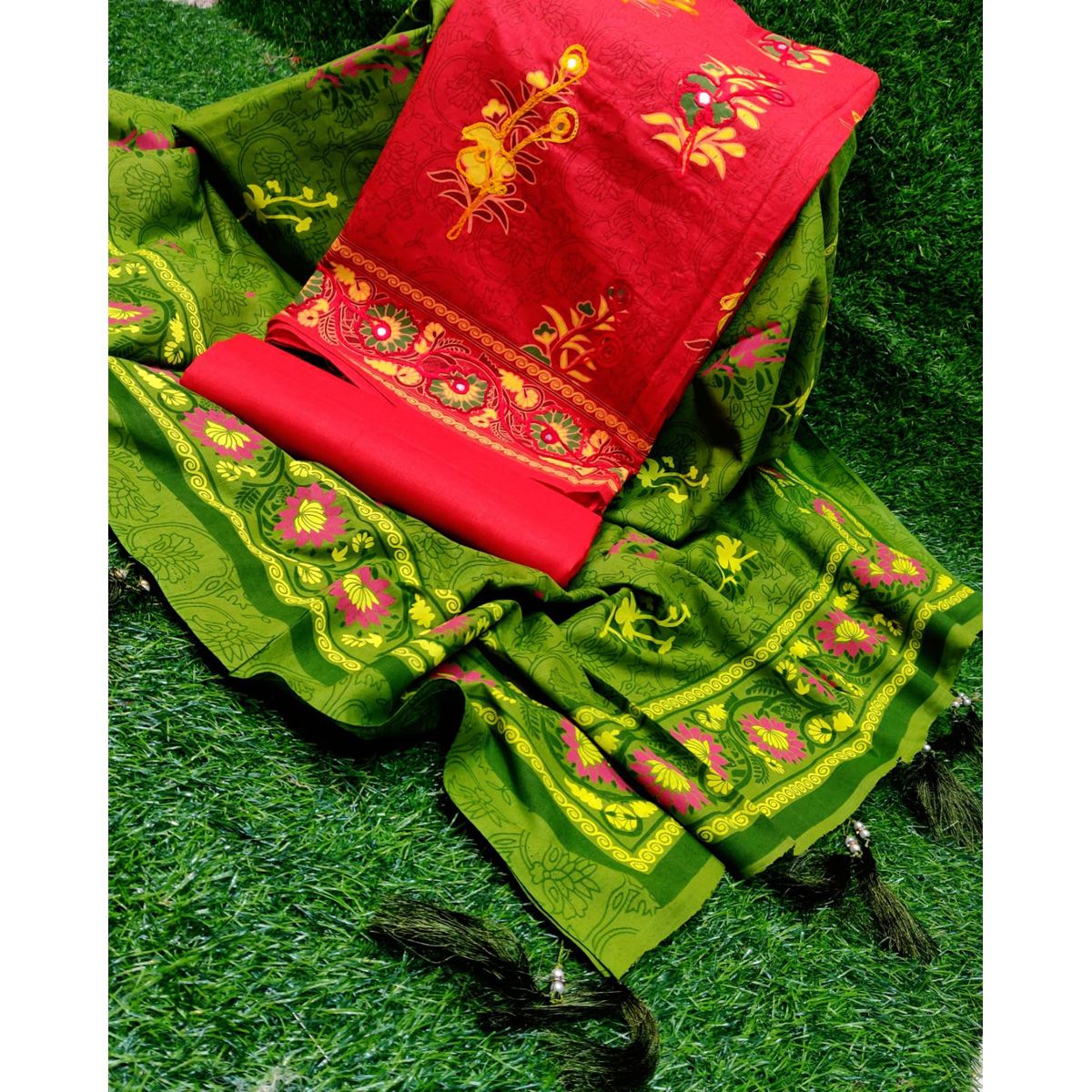 Joypuri Ari Unstitched Fashionable Three Piece Salwar Kamiz { 3 Piece }