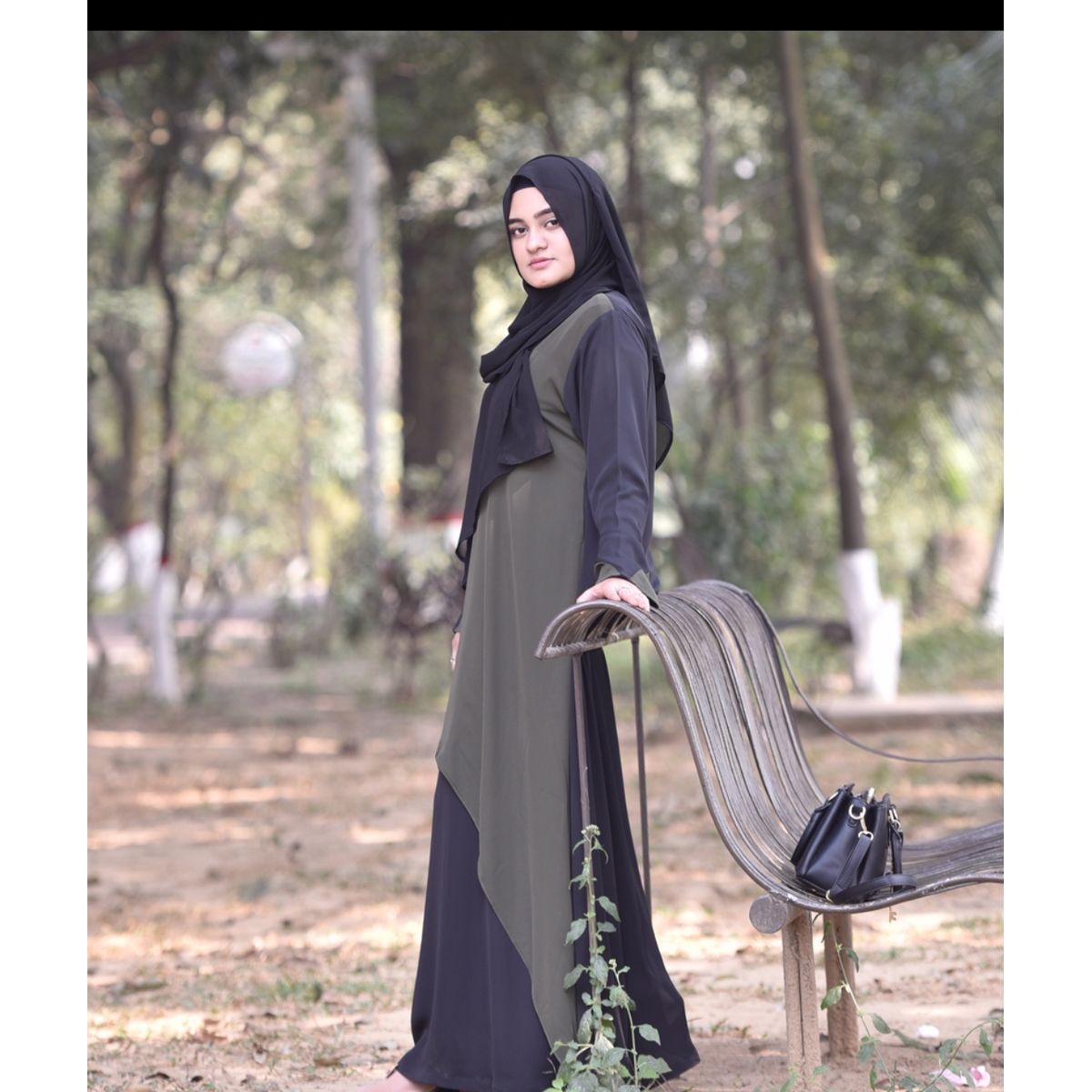 Irani Borkha Design latest simple stylist fashionable borka dress.