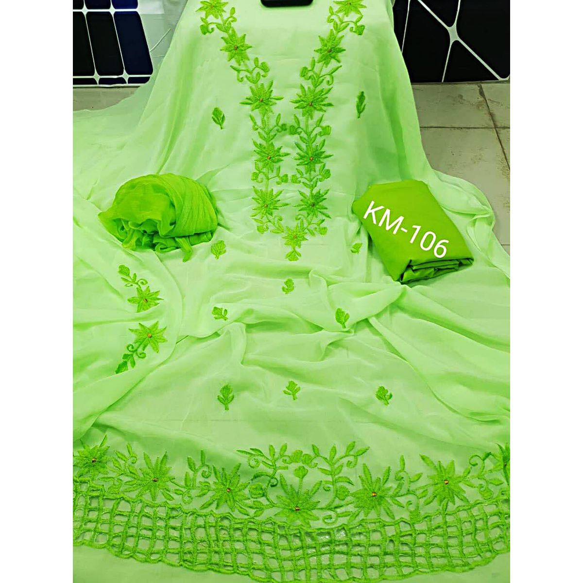 Weightless Georgette Embroidery Unstitched Kamiz For Women ( 3 pices )