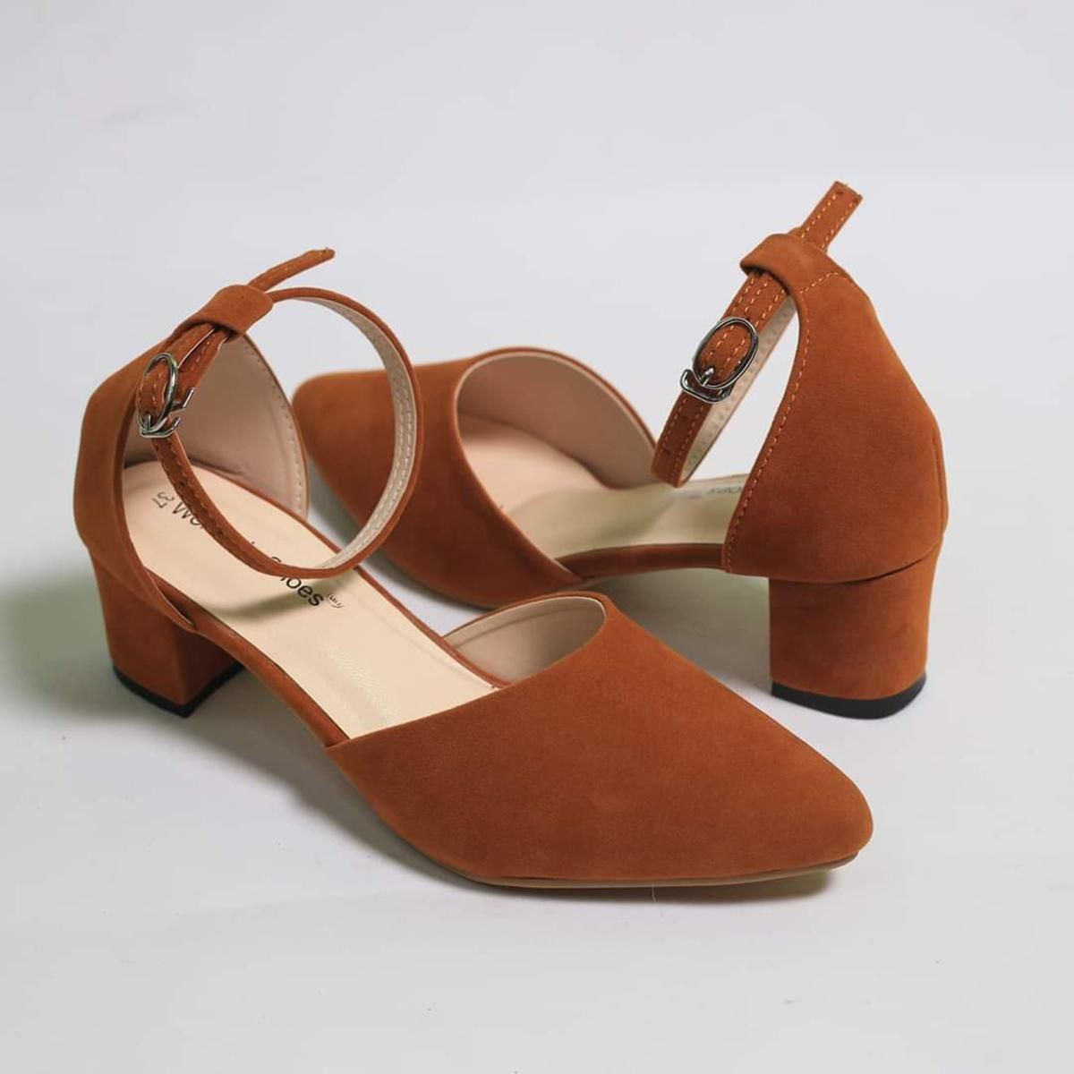 Cap New Fashionable Box Balance Heel shoes for Women