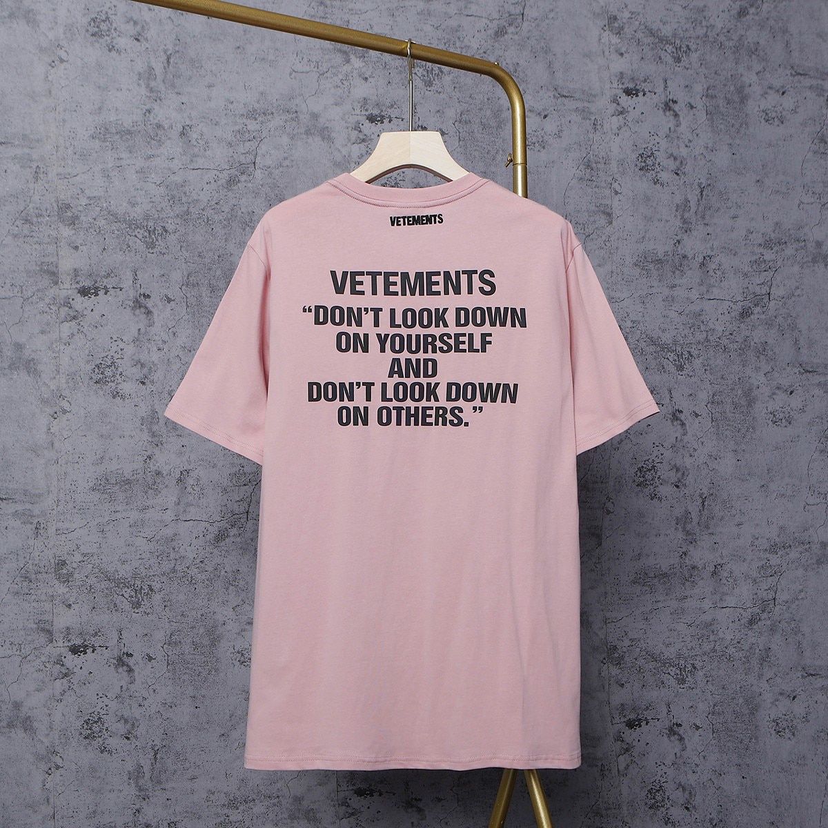 Vetements T-shirt Men Women 1:1 High Quality Heterochromism Letters Reflective Logo Vetements Tee Tops VTM Short Sleeve