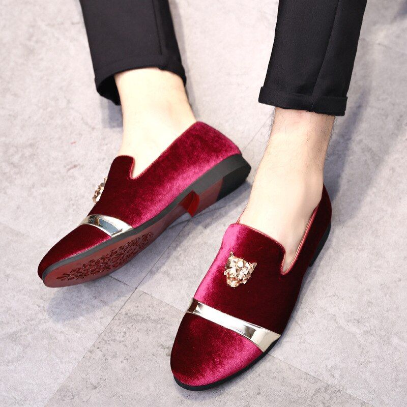New Men Wedding Loafers Velvet Shoes Fashion Quality  metal Men Dress Shoes Men's Flats wholesale dropsing ST359