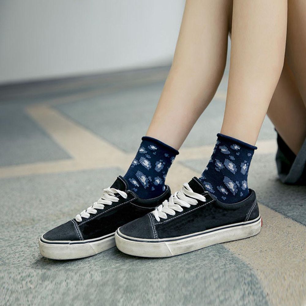 【ALLGOOD】Fashion Unisex Women Men Autumn Winter Leopard Painting  Socks Mid Socks