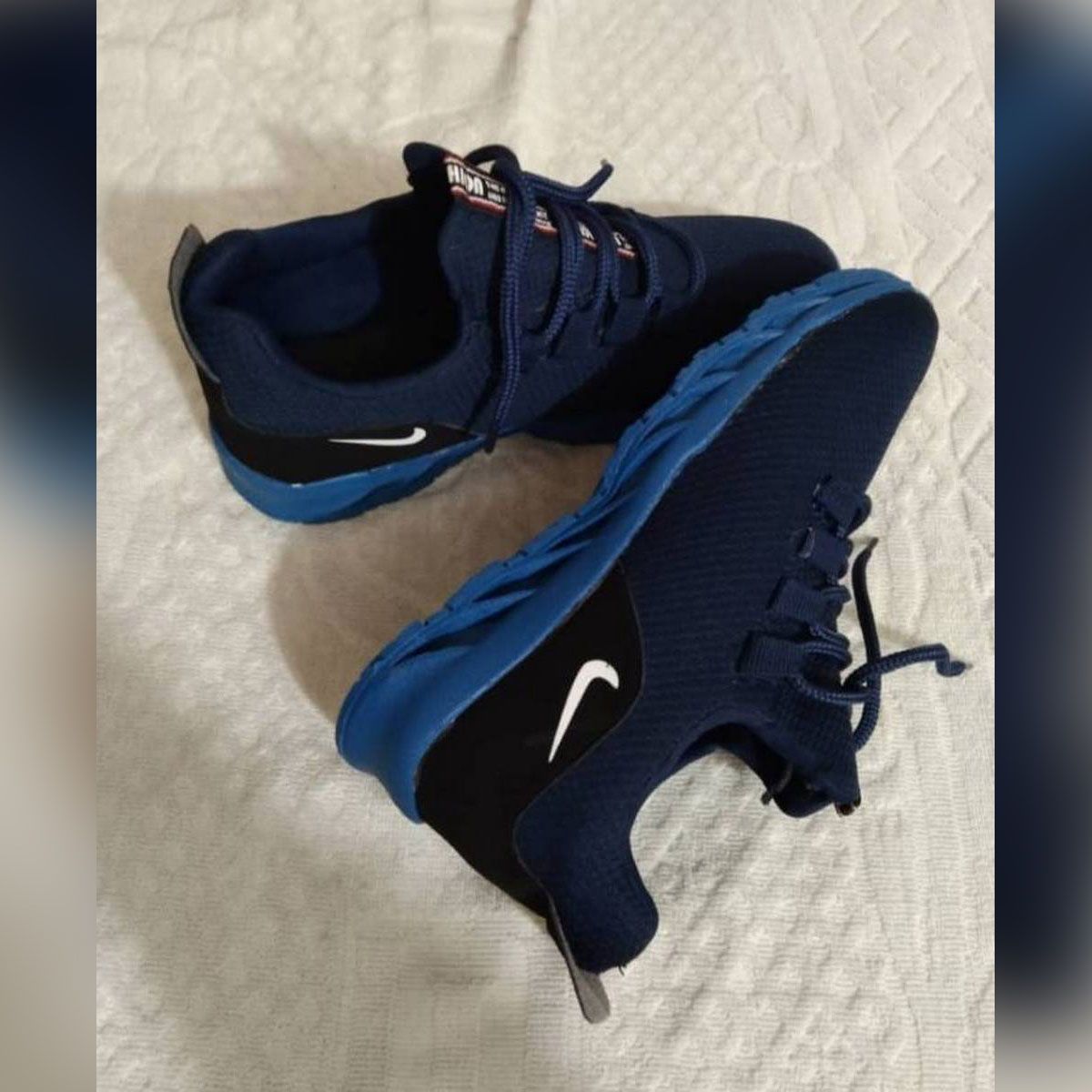 High Qulaity Sneakers Men Casual Shoes Men Fashion Sneakers Fly knit Light weight Slip-on Men