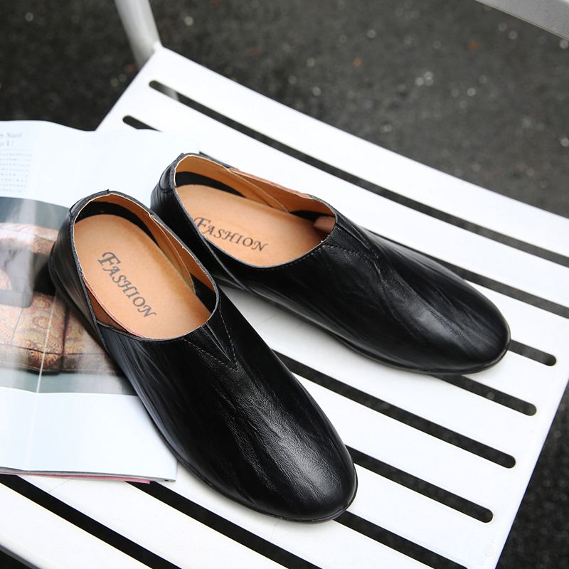 New Men's Casual Leather Shoes Pointed-toe Dress Shoes Casual Slip-on & Loafers Men Formal Shoes Kasut Kasual Lelaki