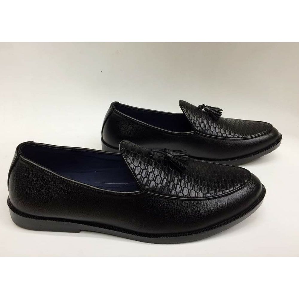 Glossy loafers for man slip on design and soft leather rubber fashionable rubber sool shoes party design