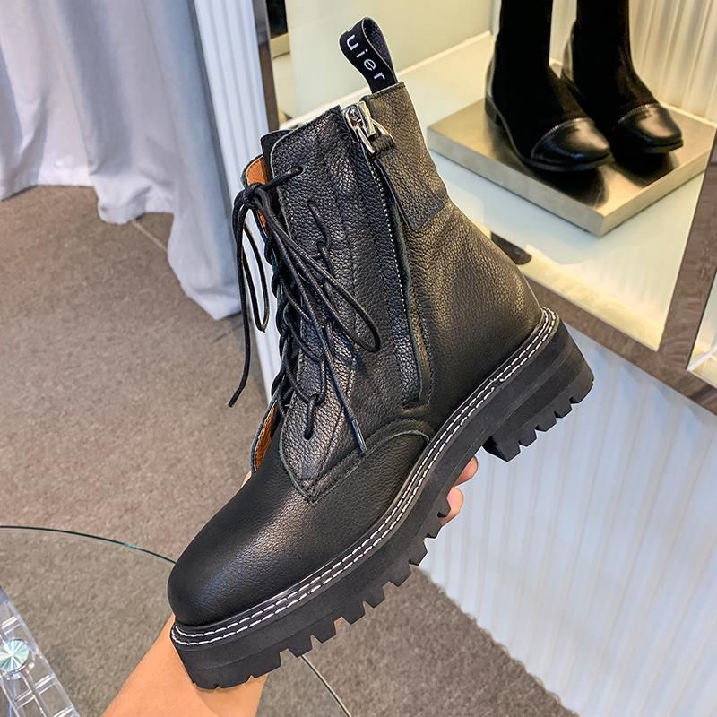 Boots Women Large Size New Korean Style Thick Bottom Fashion Black Shoes Shoes for Women Versatile Short Locomotive Martin Boots Female Handsome kasut perempuan
