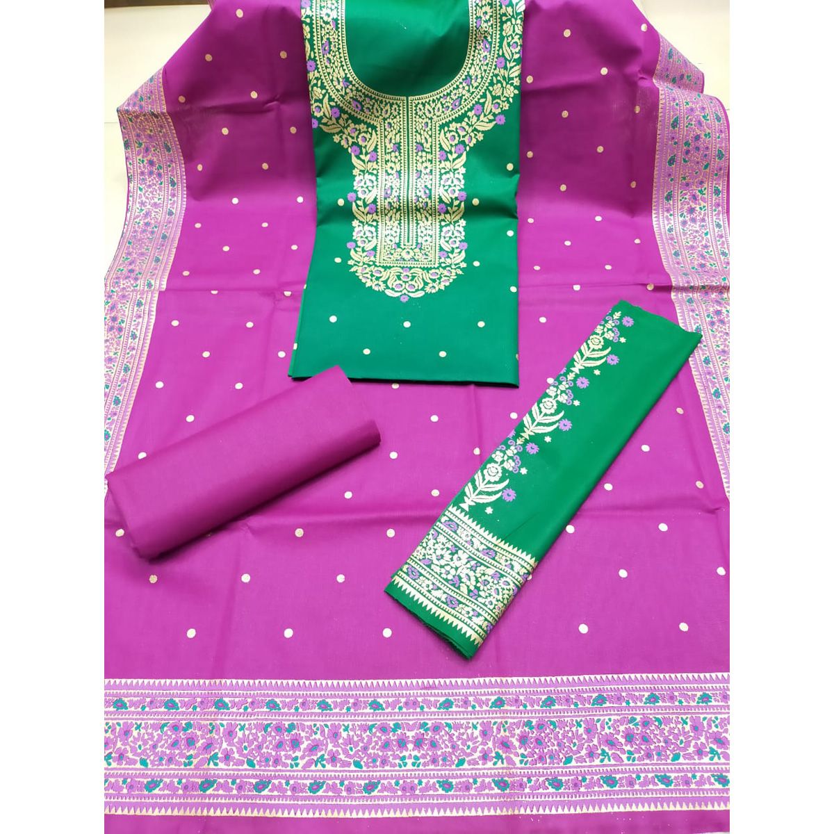 Nadia Kashmir Cotton Skin Print Unstitched Three Piece Dresses (3 Piece)