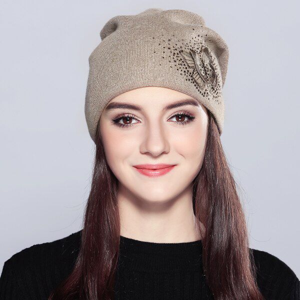 2020 Women's Hats Vogue Butterfly Rhinestones High Quality Autumn Winter Knitted Hat Female Hats Caps #MZ718