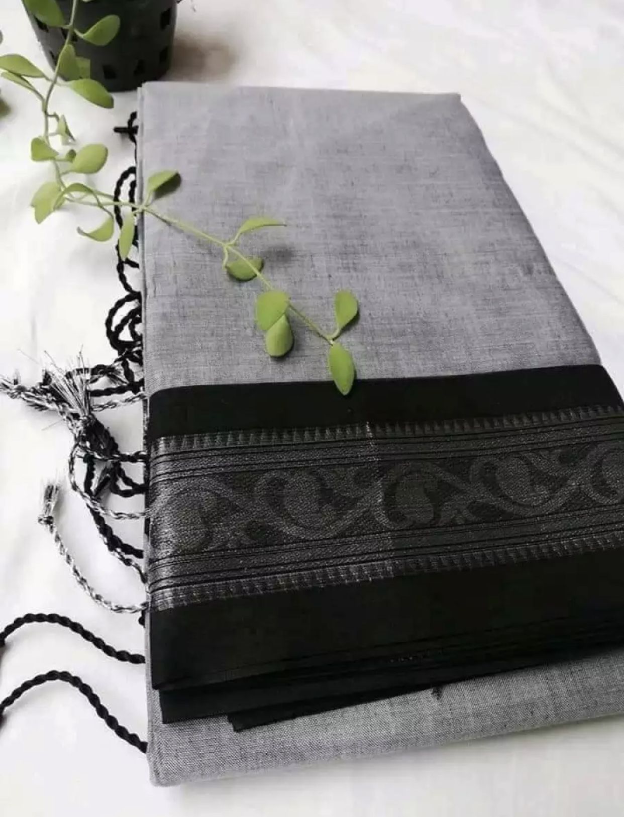 Mashlaish Cotton Shari maroon,black mix colour Saree Same as picture Saari for woman Sari collection Saree for woman Tangail saree Shari for woman Saari for girl Saari for woman,Tangail Tat Shilpo (TAN)