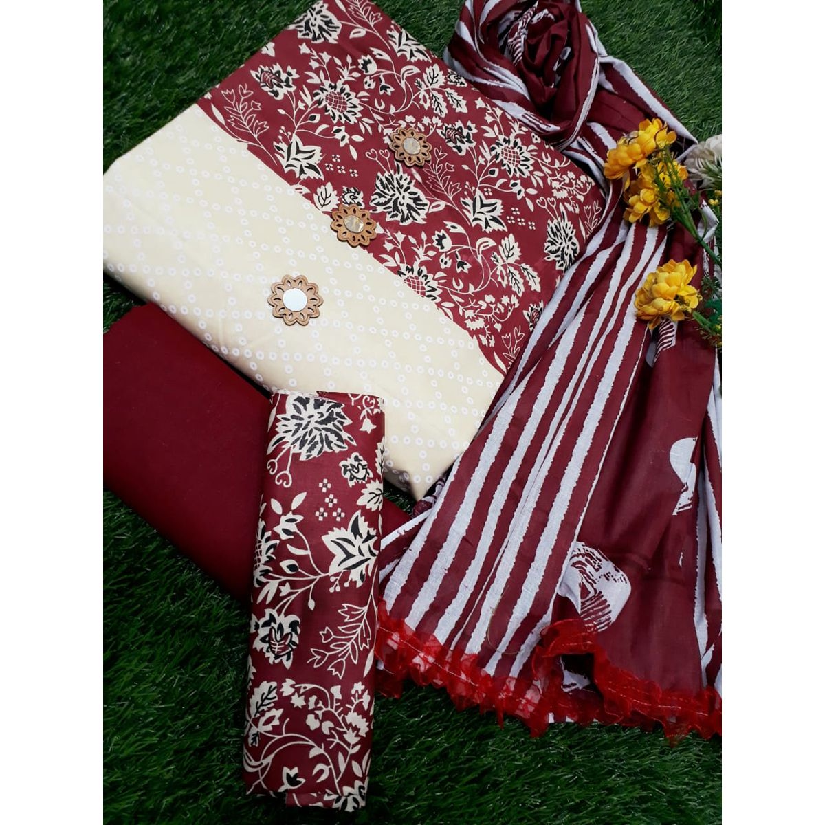 রাং তুলি আফসান কারচুপি আনস্টিচড অ্যামবুস স্কিন প্রিন্ট সুতি থ্রি পিস সালোয়ার কামিজ পোশাক (3 পিস)