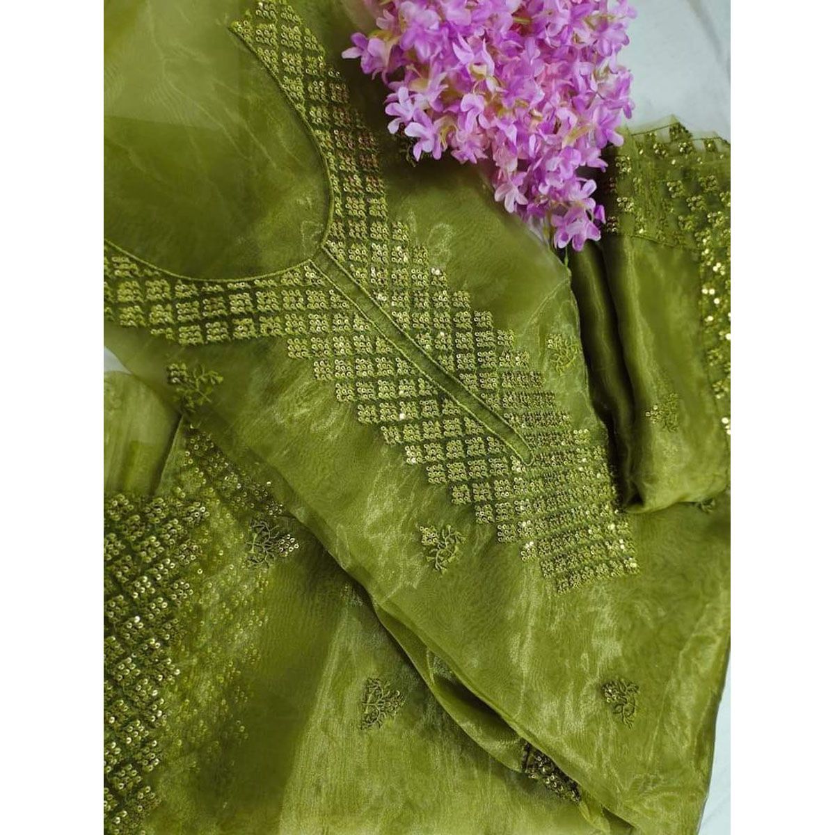 exclucive, fashionable, gorgeous dress and clothing for women & grils.traditional dress kurti and other clothing for student and housewife