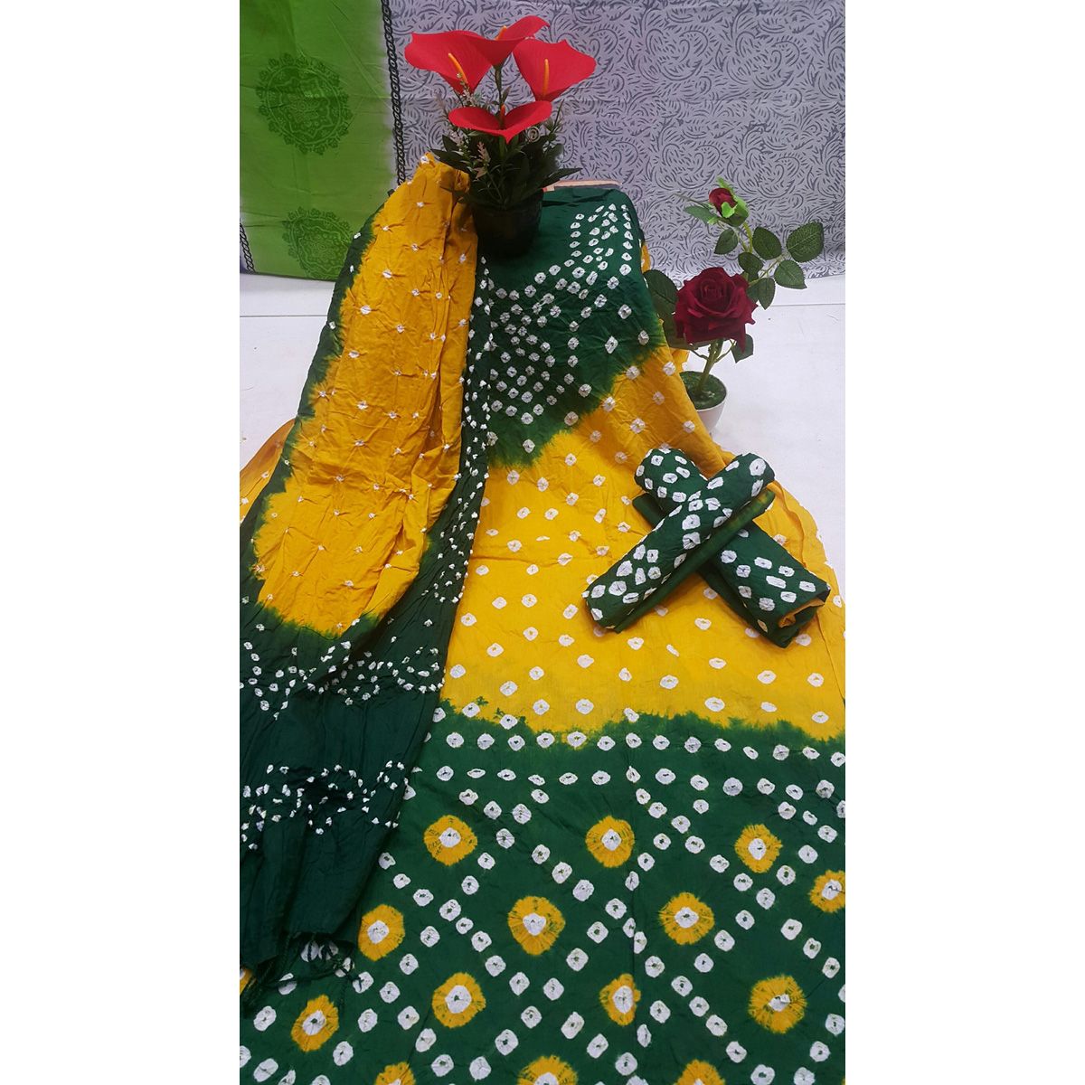 Uttoriyo chundri and ti die ব্লক প্রিন্ট থ্রি-পিস-Block Print Cotton Three Piece [3 Piece] For Women