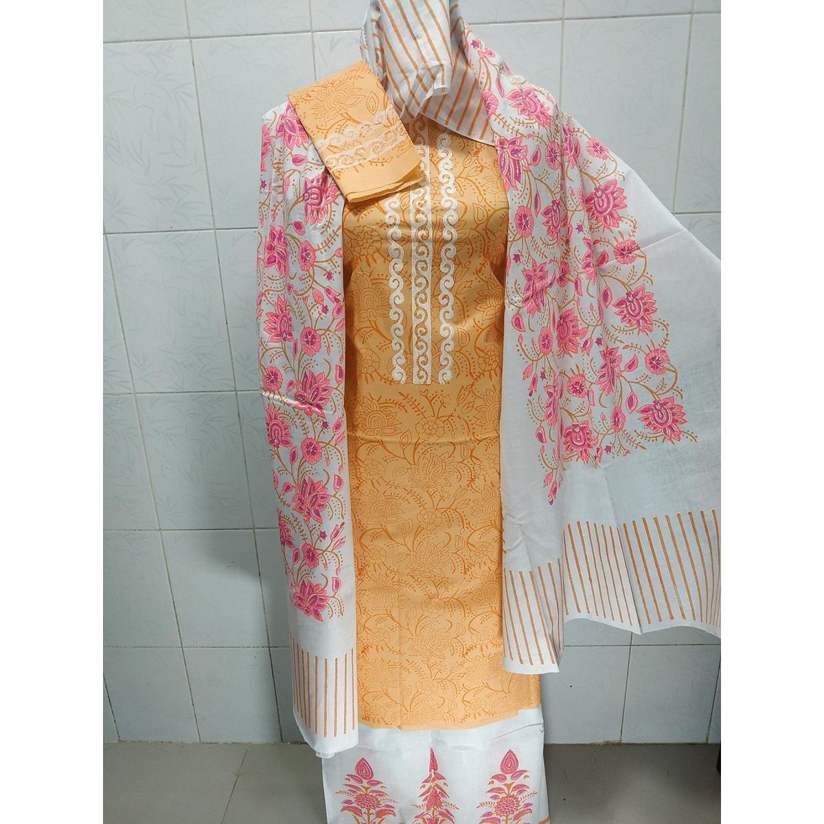 Fashionable Unstitched Cotton Screen Printed Salwar Kameez For Women