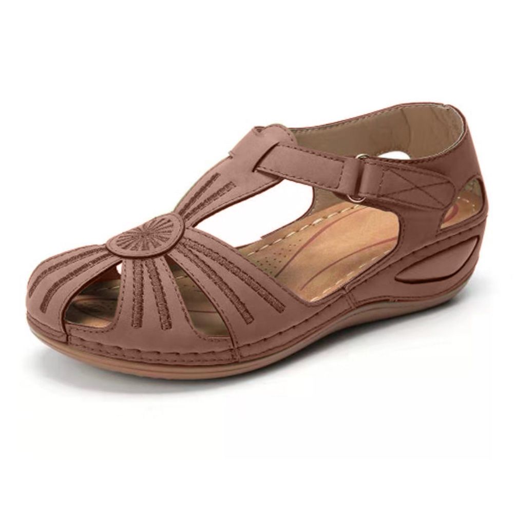 OIMG Women Summer Retro Hook Loop Closure Hollow Beach Wedge Sandals Casual Shoes