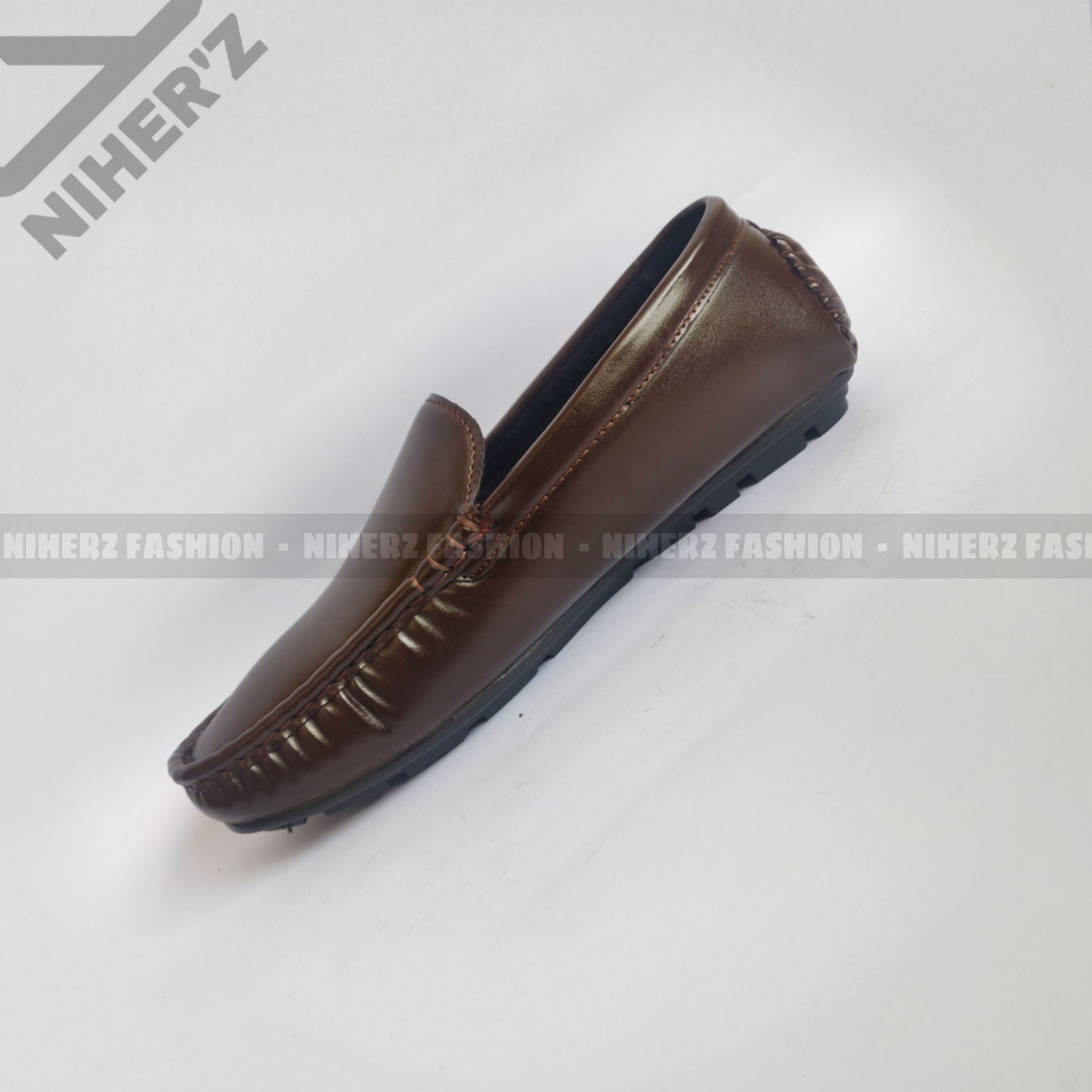 Premium Loffer For Men Travel Shoe Luxuriois Mocassin Design Loafer Black & Brown High Grade PU Pump Shoe Niher's Shop Special 2021 For Men &  (Socks Free)