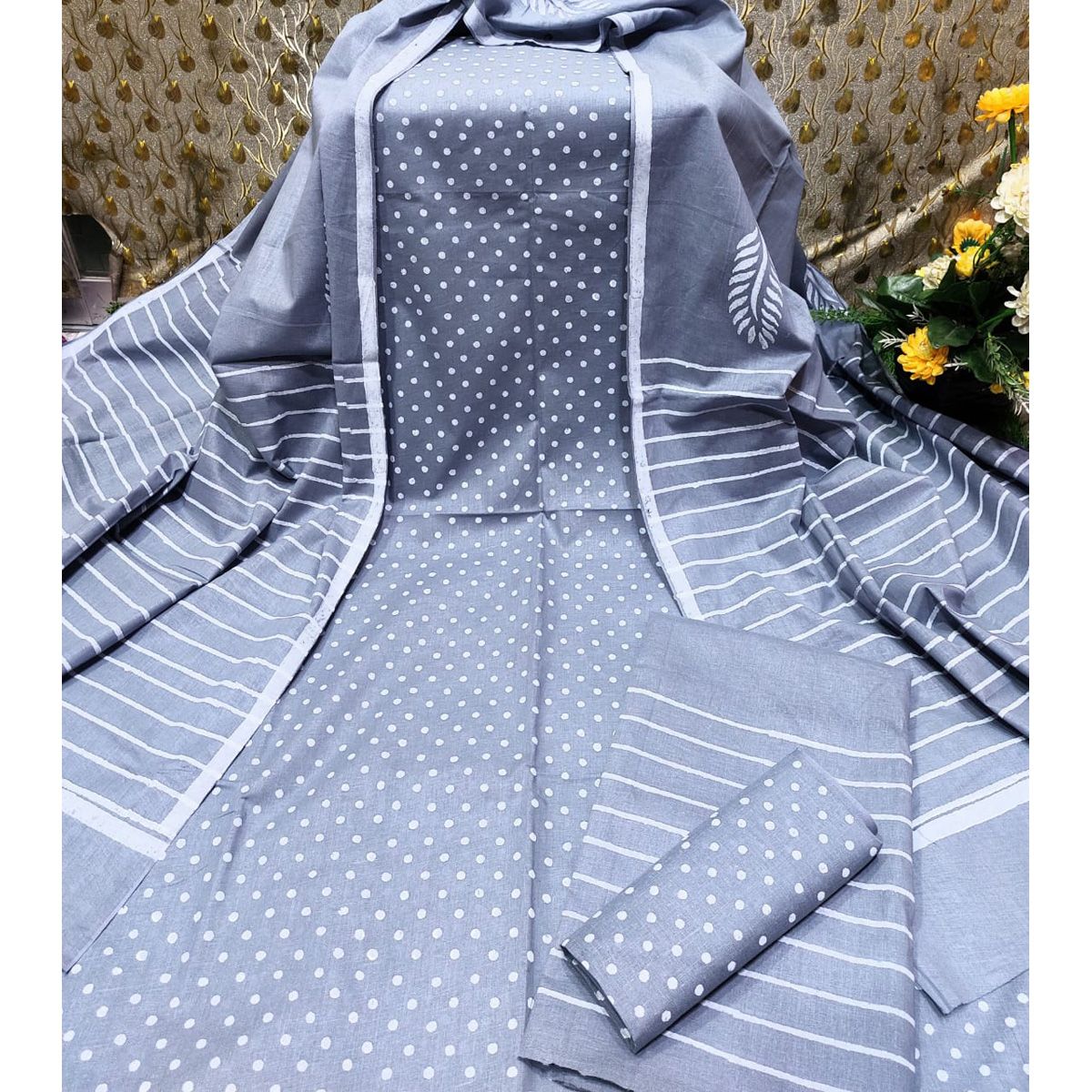 New Gorgeous Unstitched Cotton Screen Printed Salwar Kameez for Women (3 Piece)