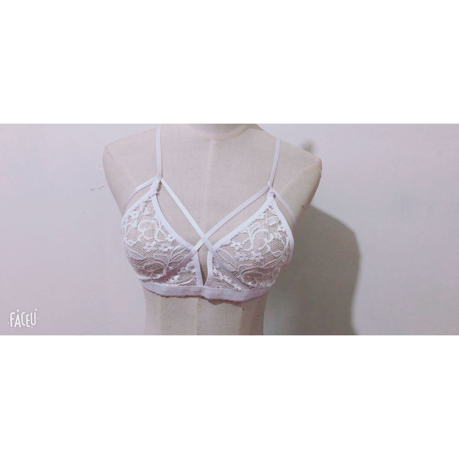 Women Cross Bandage Crop Tank Top Floral Lace Bra Seamless Bralette Bustier fitness body building invisible fly bra 2019