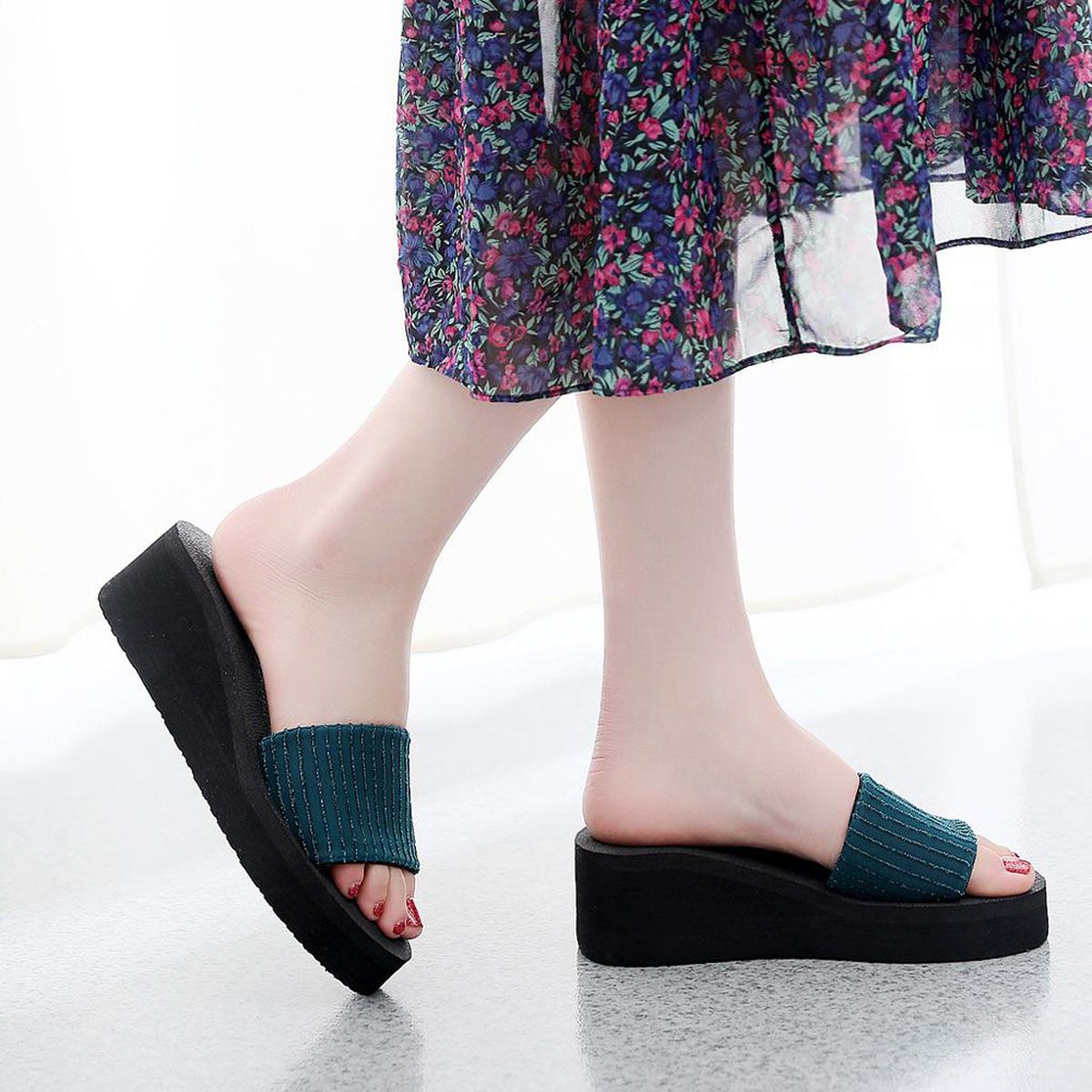 OIMG Korean Style Women Sandals Lady Shoes Women Summer Bohemian Open Toe Fashion Non-Slip Wedge Slippers Sequin Beach Shoe Wedge Sandals Female Shoes Women Shoes