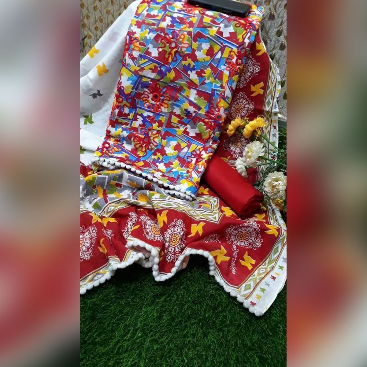 জয়পুরি এরি আনস্টিচড ফ্যাশনেবল থ্রি পিস সালোয়ার কামিজ {3 পিস