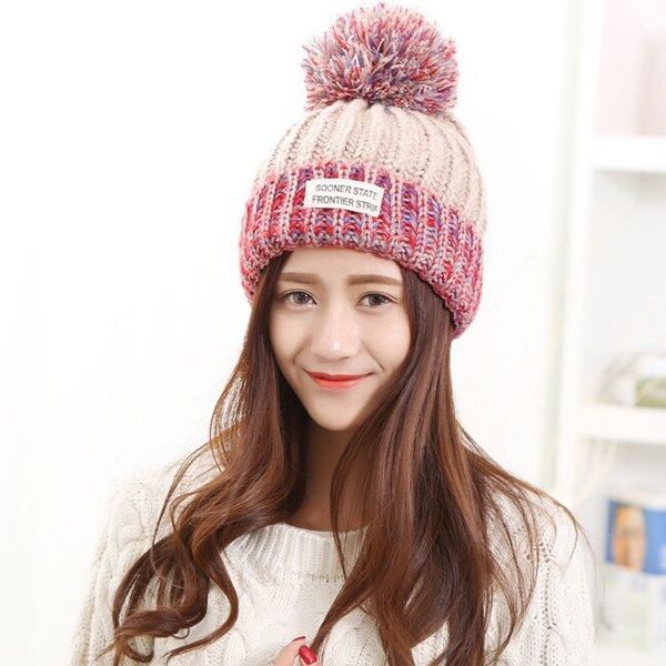 2019 autumn/winter women's thickened and fleeced knit hats with balls are fashionable and warm